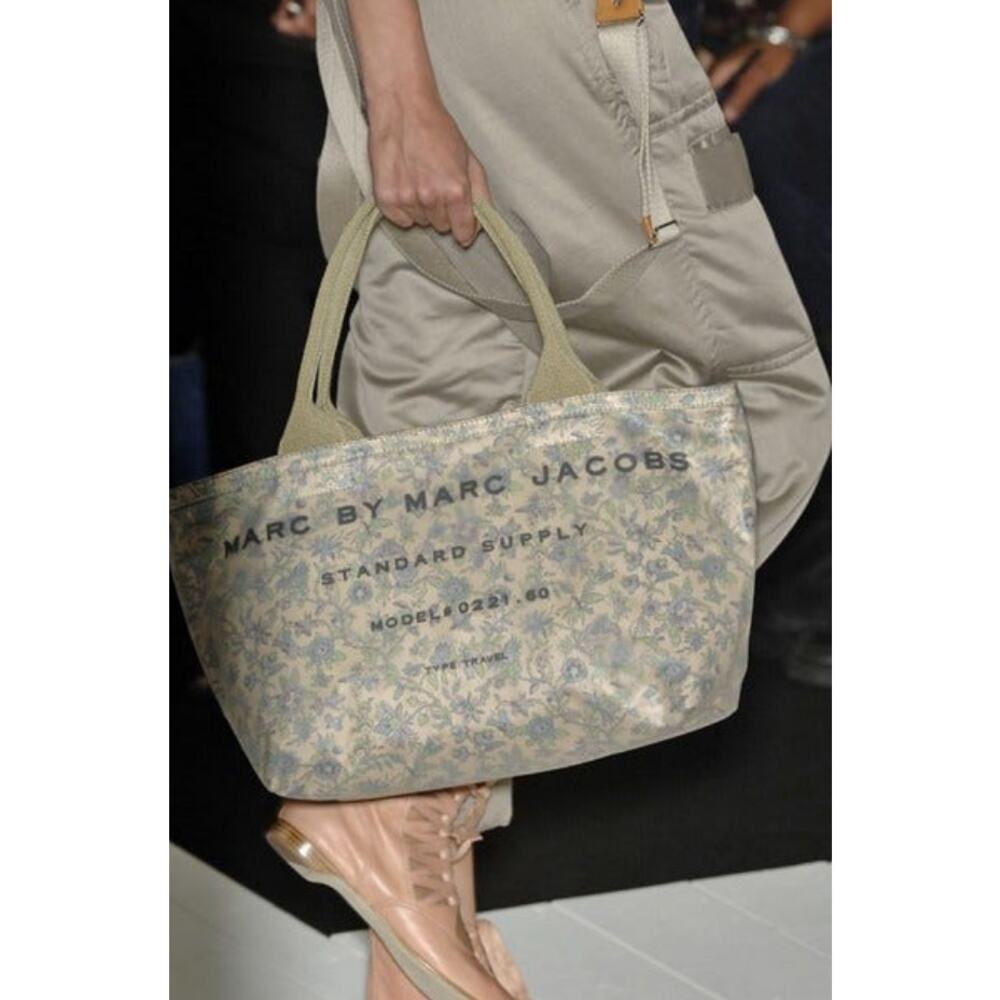 Marc by Marc Jacobs Authentic Runway Spring 2009 Supply Market‎ Tote Bag